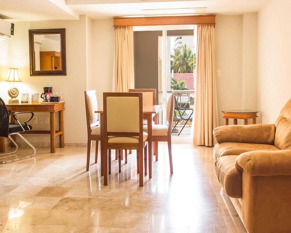 Quality Inn Mazatlán Extérieur photo