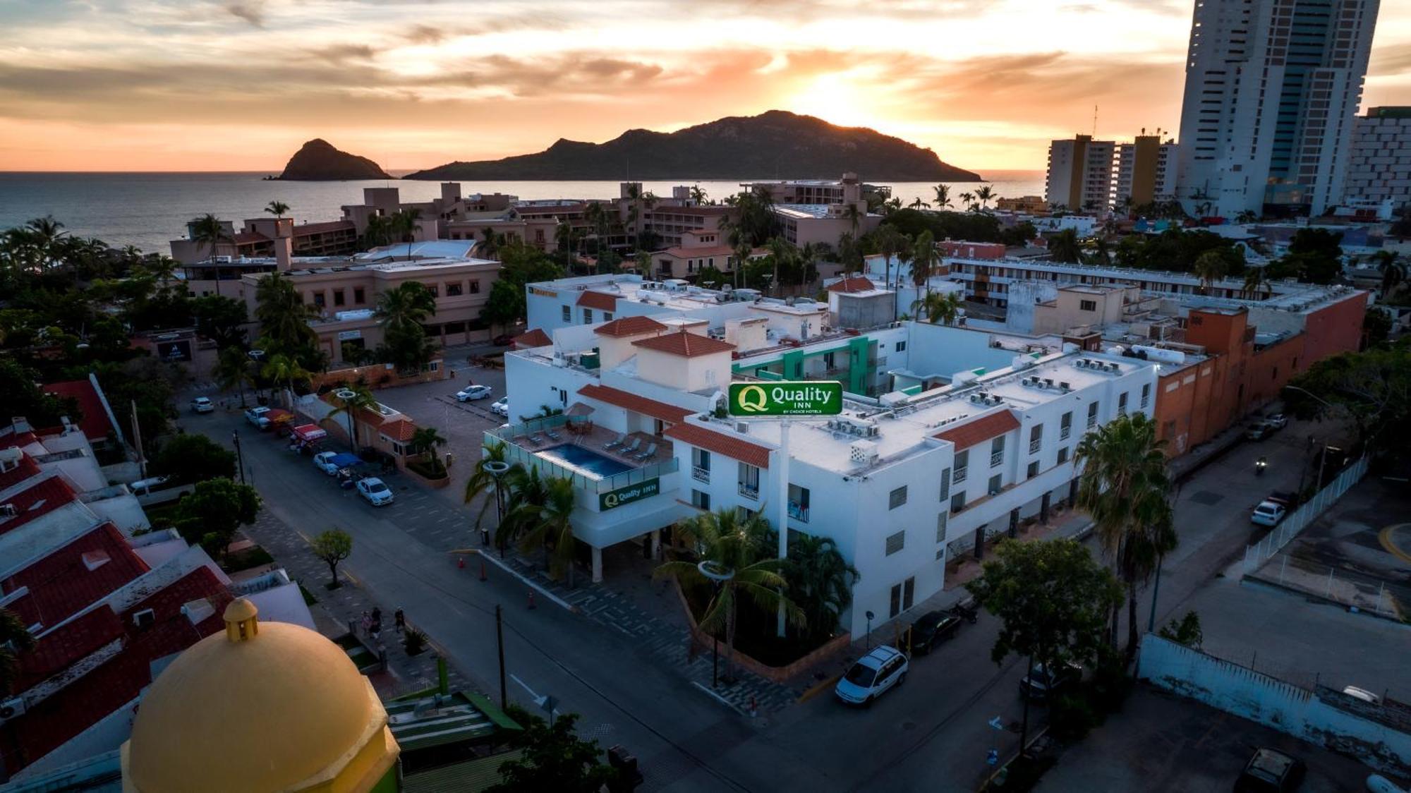 Quality Inn Mazatlán Extérieur photo