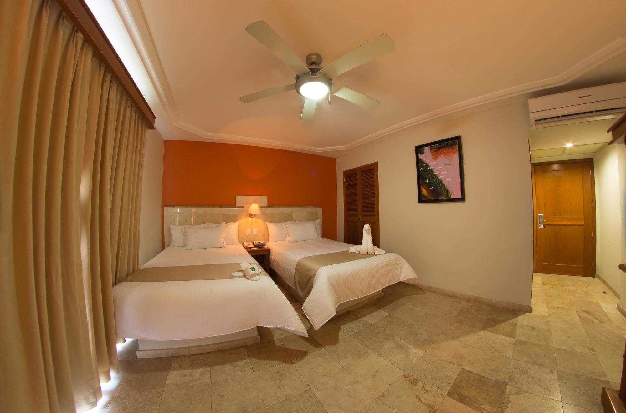 Quality Inn Mazatlán Extérieur photo
